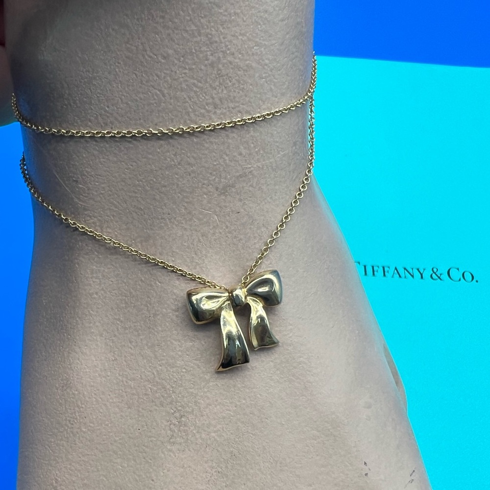 🔴Authentic VINTAGE  18K GOLD TIFFANY & CO Bow Pendent Necklace🔴